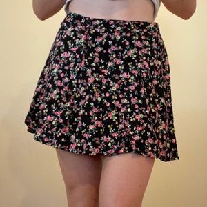 Floral patterned skirt from Lush (M)